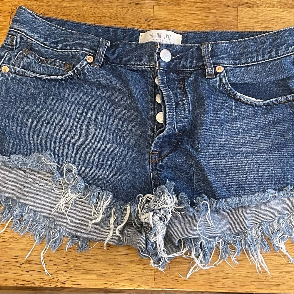 Fee People - we the free size 28 blue Jean shorts
